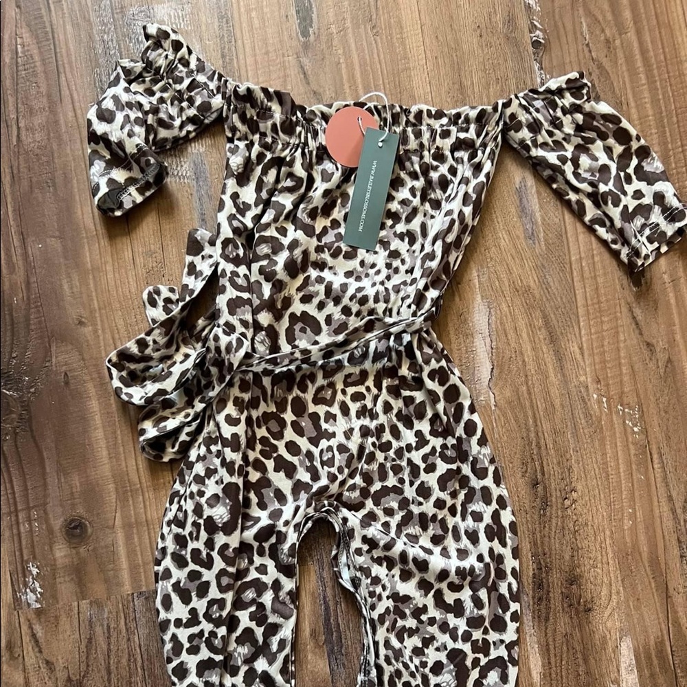 Cheetah off the shoulder pant suit outfit